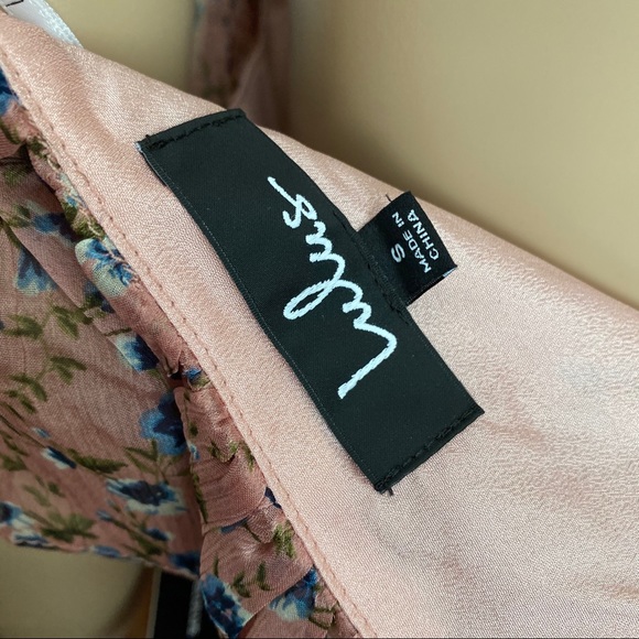 LULU’s rose off the shoulder floral dress - Picture 6 of 7